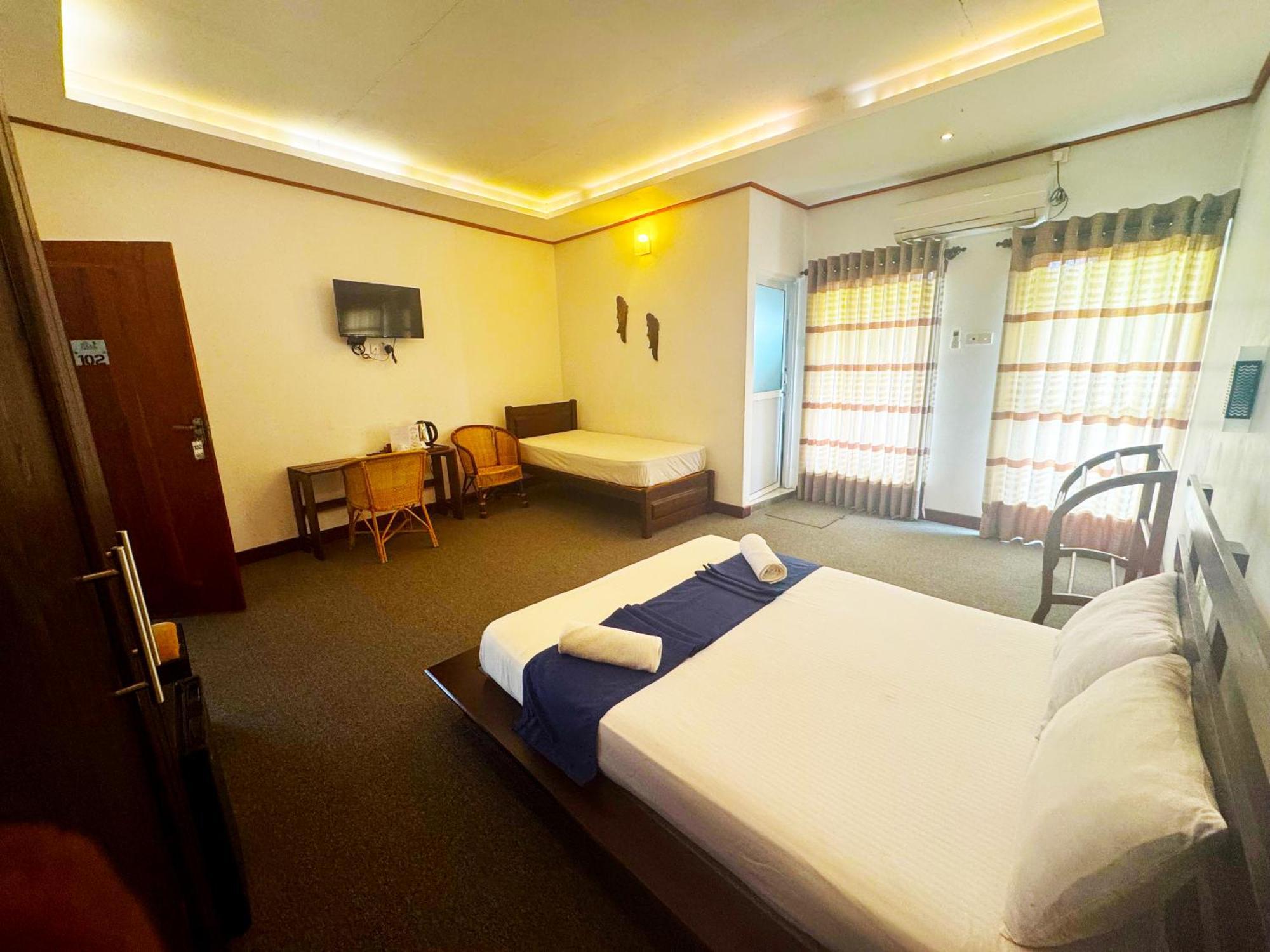 Nico Lagoon Hotel Negombo Exterior foto