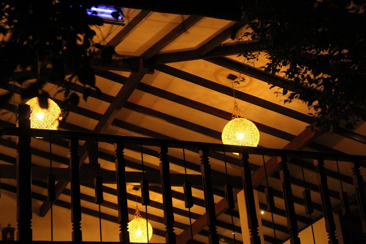 Nico Lagoon Hotel Negombo Exterior foto